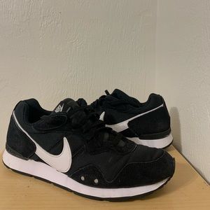 Nike Venture Runner